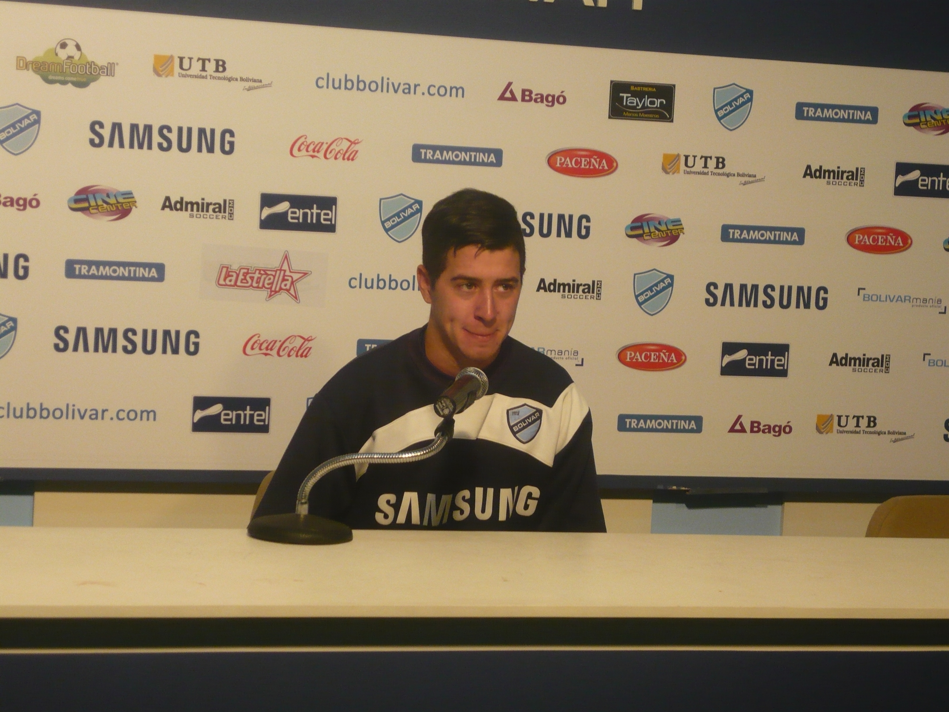 Jose D`Angelo en la sala de prensa de Bolívar