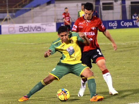 Wilstermann-Universitario-Fernando-Cartagena_LRZIMA20141106_0076_11